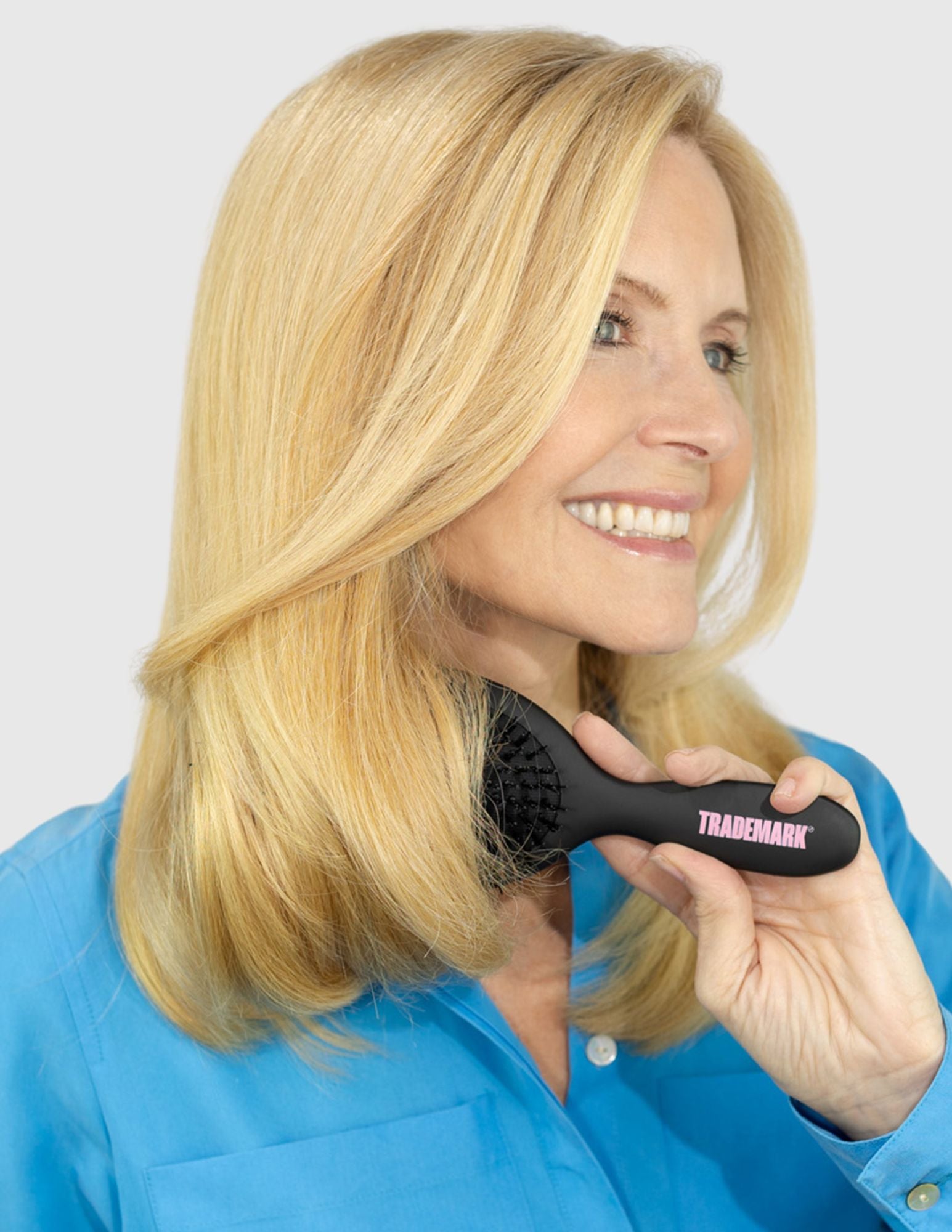 Smooth Brush - Black - Trademark Beauty