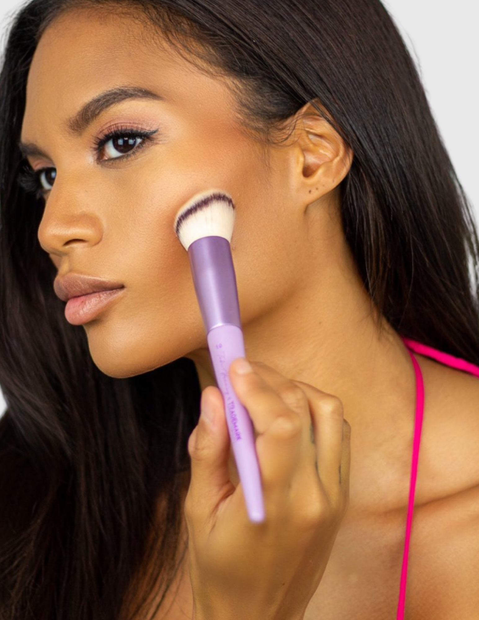 Contour Makeup Brush by Tobi Henney - #10 - Trademark Beauty