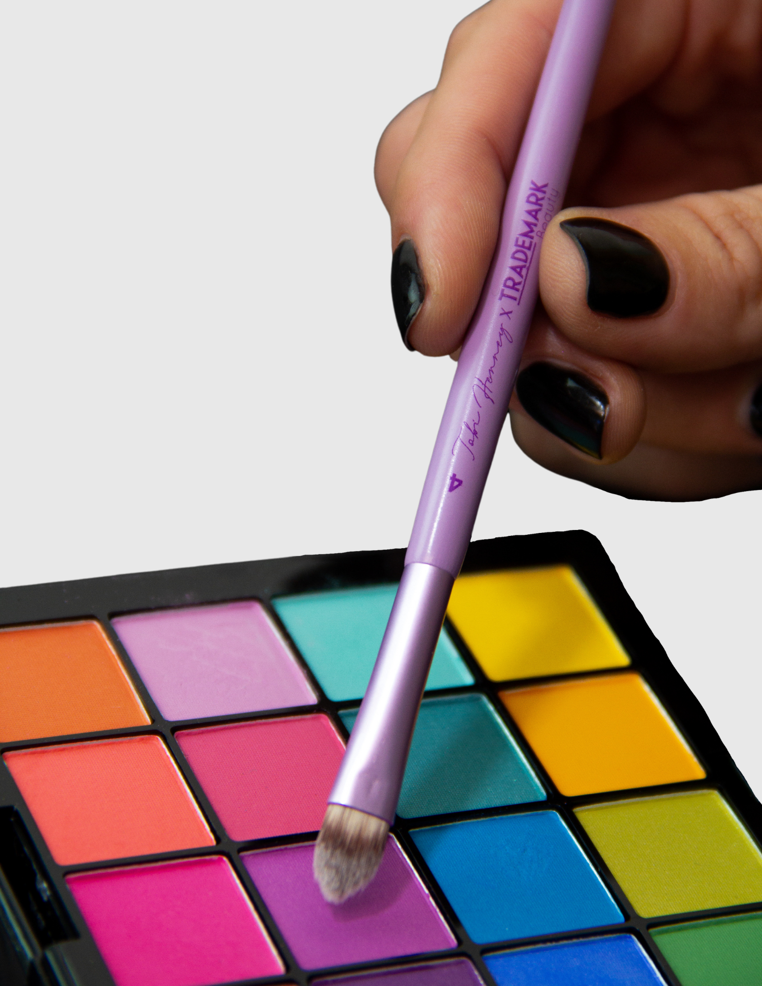 Eyeshadow Flat Makeup Brush by Tobi Henney - #4 - Trademark Beauty