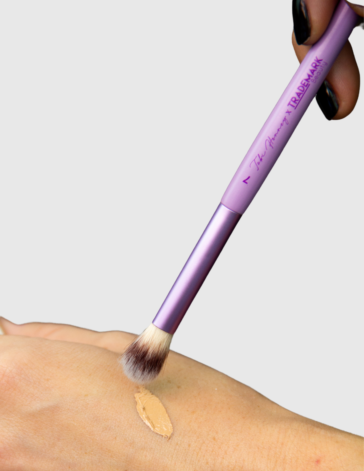 Crease Makeup Brush by Tobi Henney - #7 - Trademark Beauty